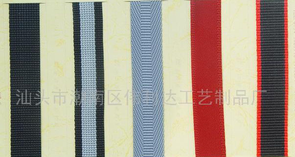 ���]����