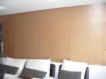 ���~����