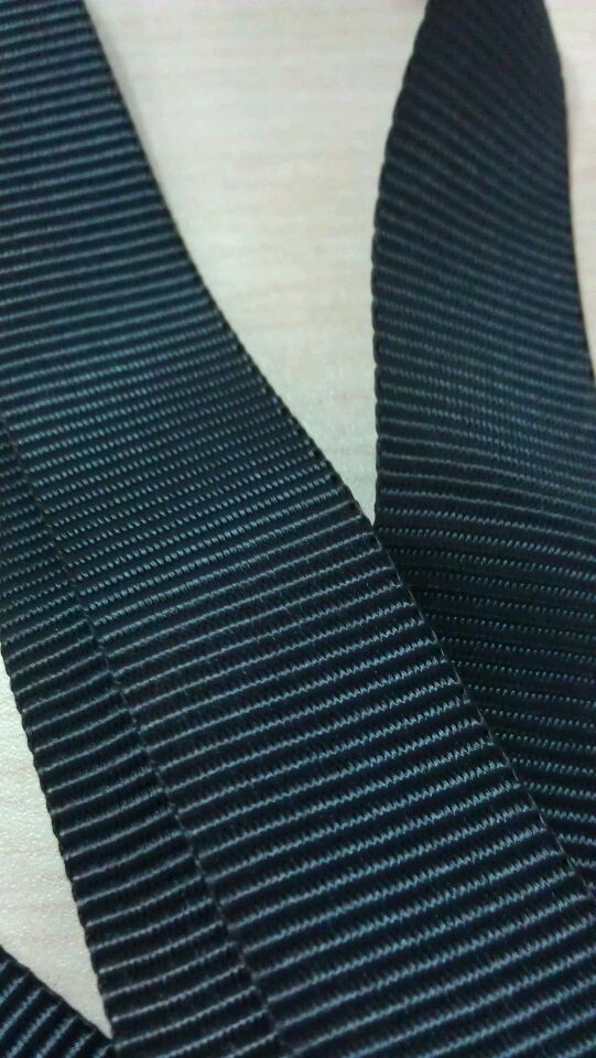 ��ɫ����