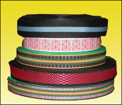 ���]����