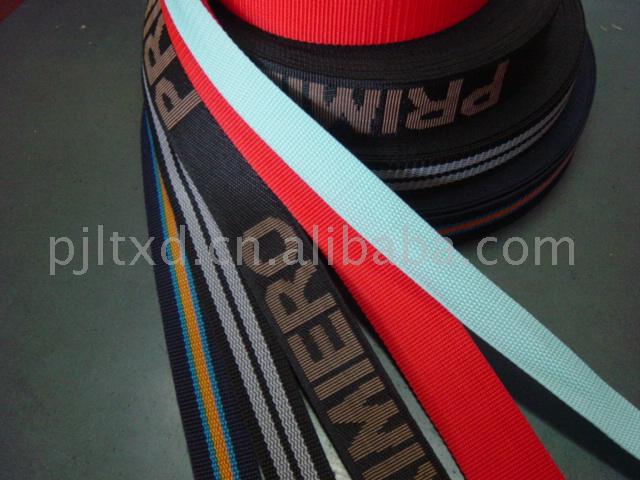 ���]����