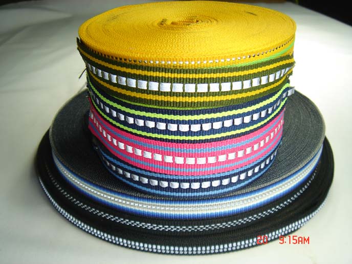 ���]����