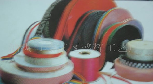 ���]����