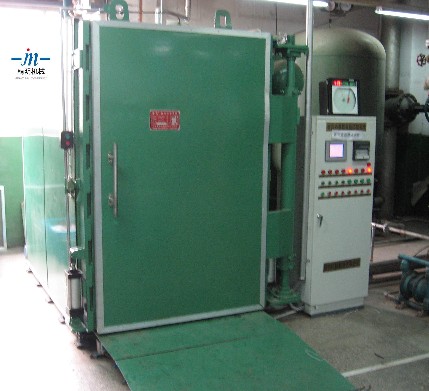 �m���A�s���͙C