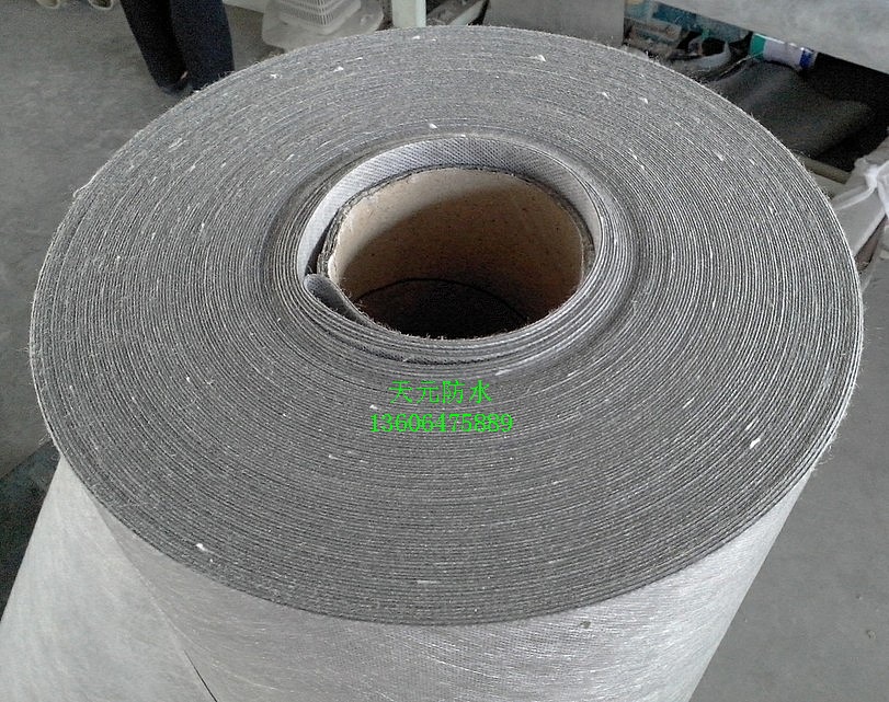 ���]����