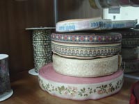 ���]����