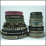 ���]����