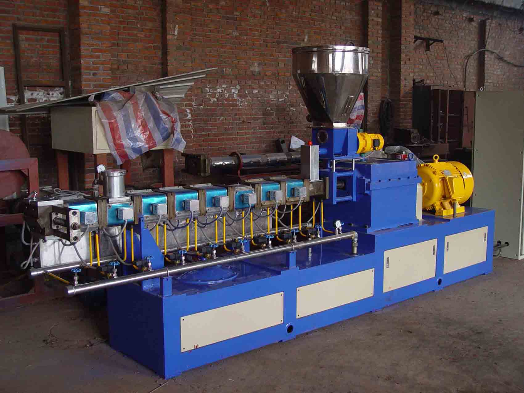 �p�ݗU�D���C