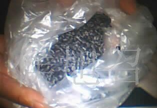 ���]����