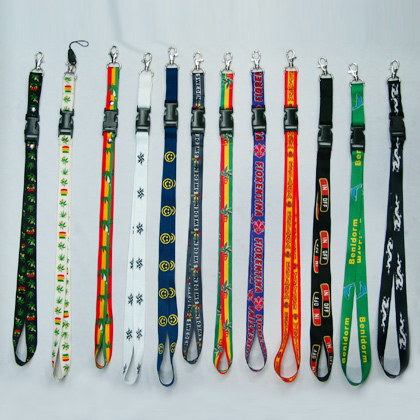 ���]����